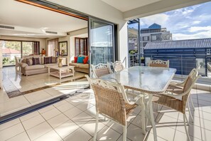 Apartment | Terrace/patio - Waterfront Marina Residential (Cape Town)