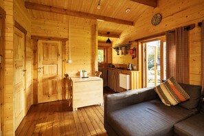 Chalet, 2 Bedrooms, River View, Garden Area | Desk, iron/ironing board, free WiFi, bed sheets - Tudor Lodge (Glendalough)