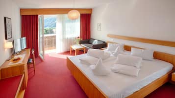 Doppelzimmer | Hochwertige Bettwaren, Pillowtop-Betten, Schreibtisch