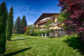 Property grounds - Hotel Weingarten (Naturno)