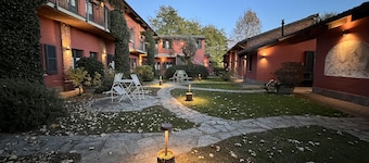 Le Serre Suites & Apartments