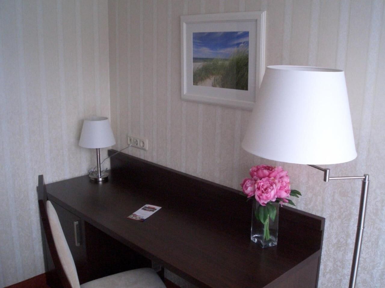 premium bedding, pillow-top beds, minibar, in-room safe