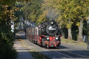 Parking sans voiturier (6 EUR par nuit)