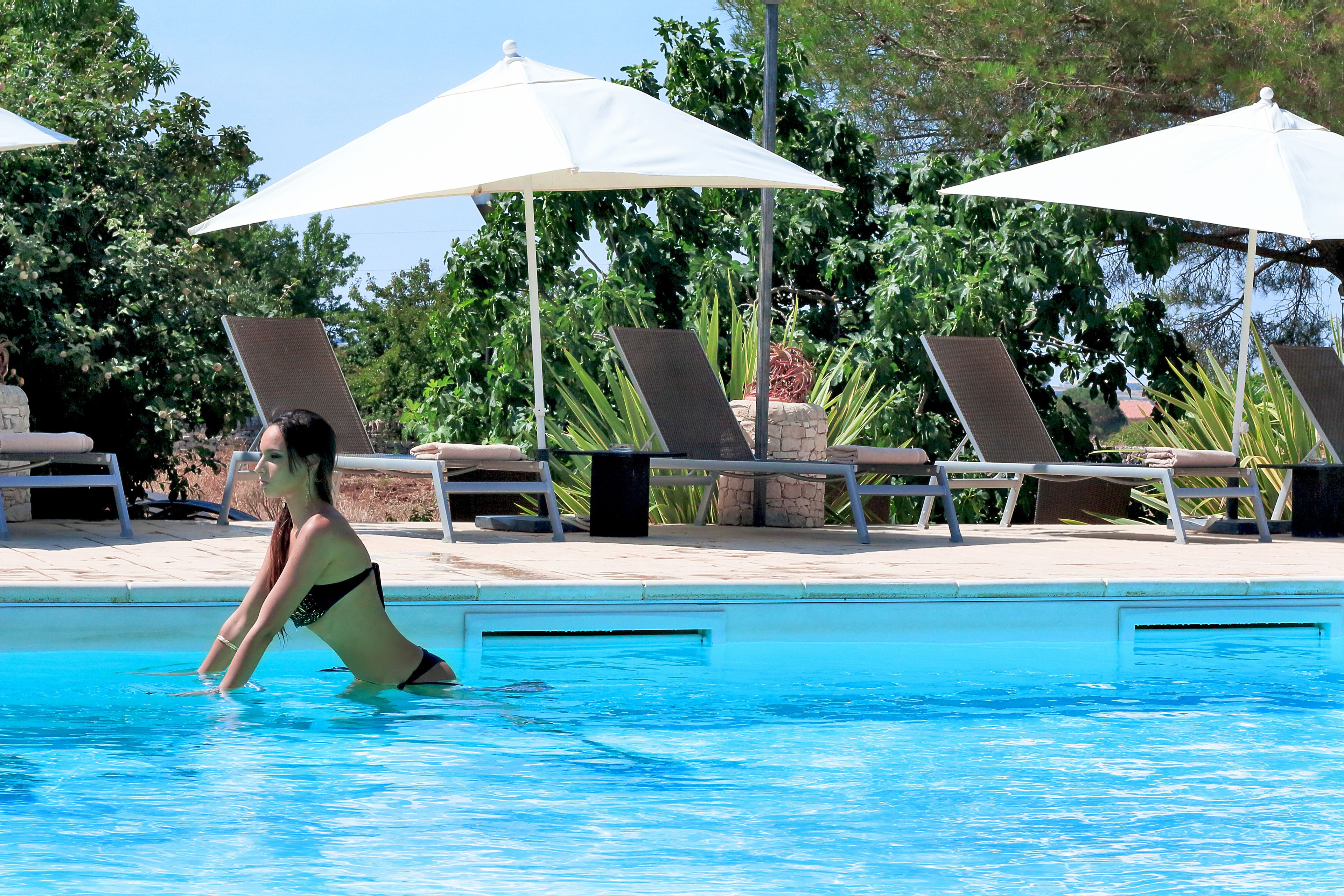 Piscine extérieure (ouverte en saison), parasols de plage