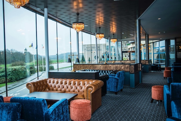 Tägliches großes Frühstück (16.95 EUR pro Person)