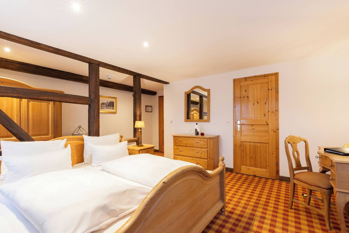 Minibar, blackout drapes, iron/ironing board (on request), WiFi (free)