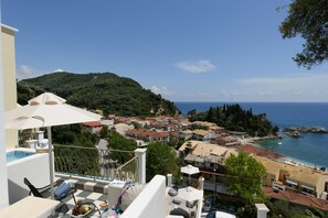 Honeymoon Suite, Jetted Tub, Sea View | Balcony