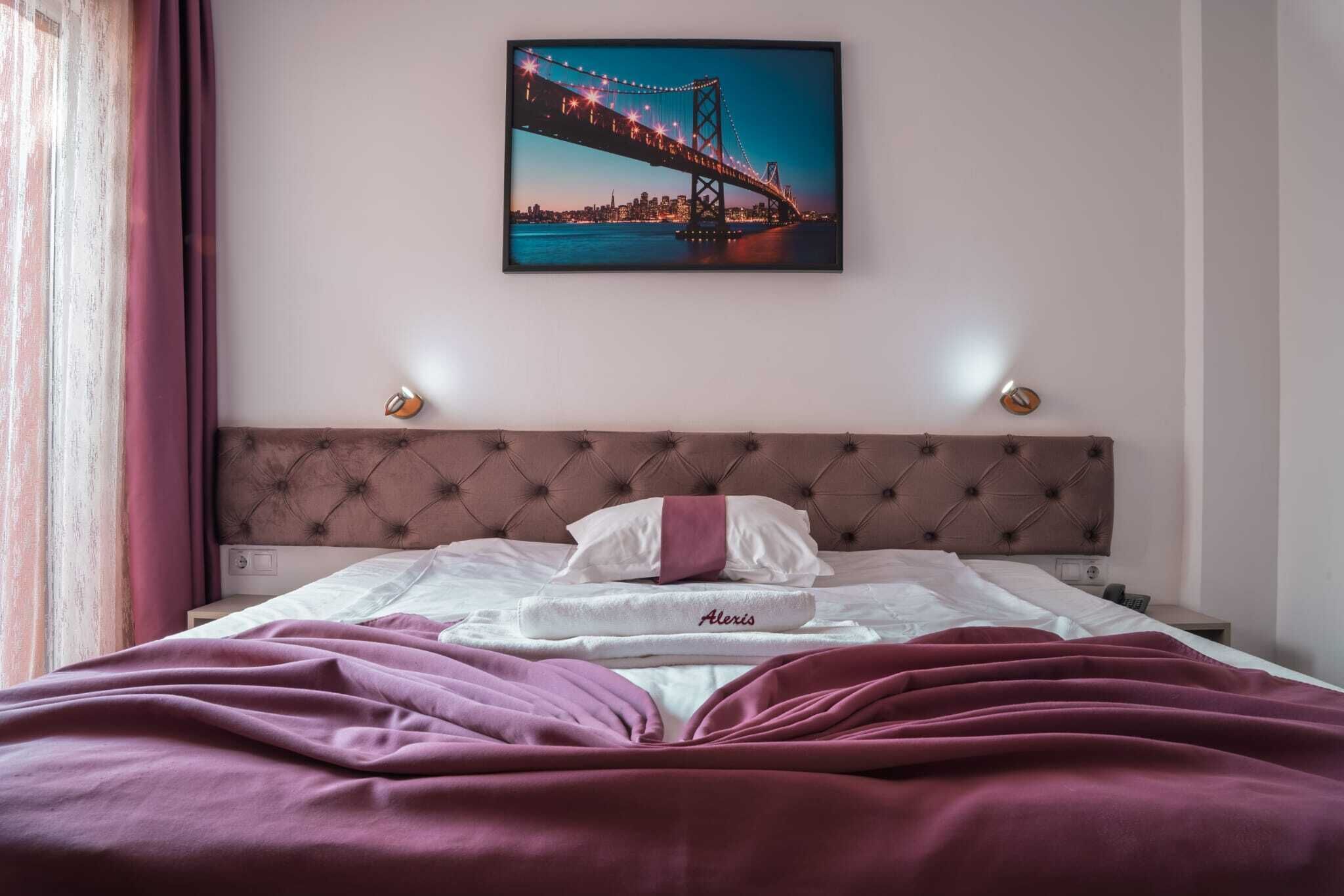 Colchones Select Comfort, minibar y caja de seguridad en la habitación 