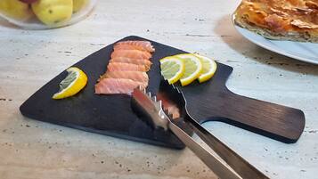 Desayuno buffet (EUR 10 por persona)