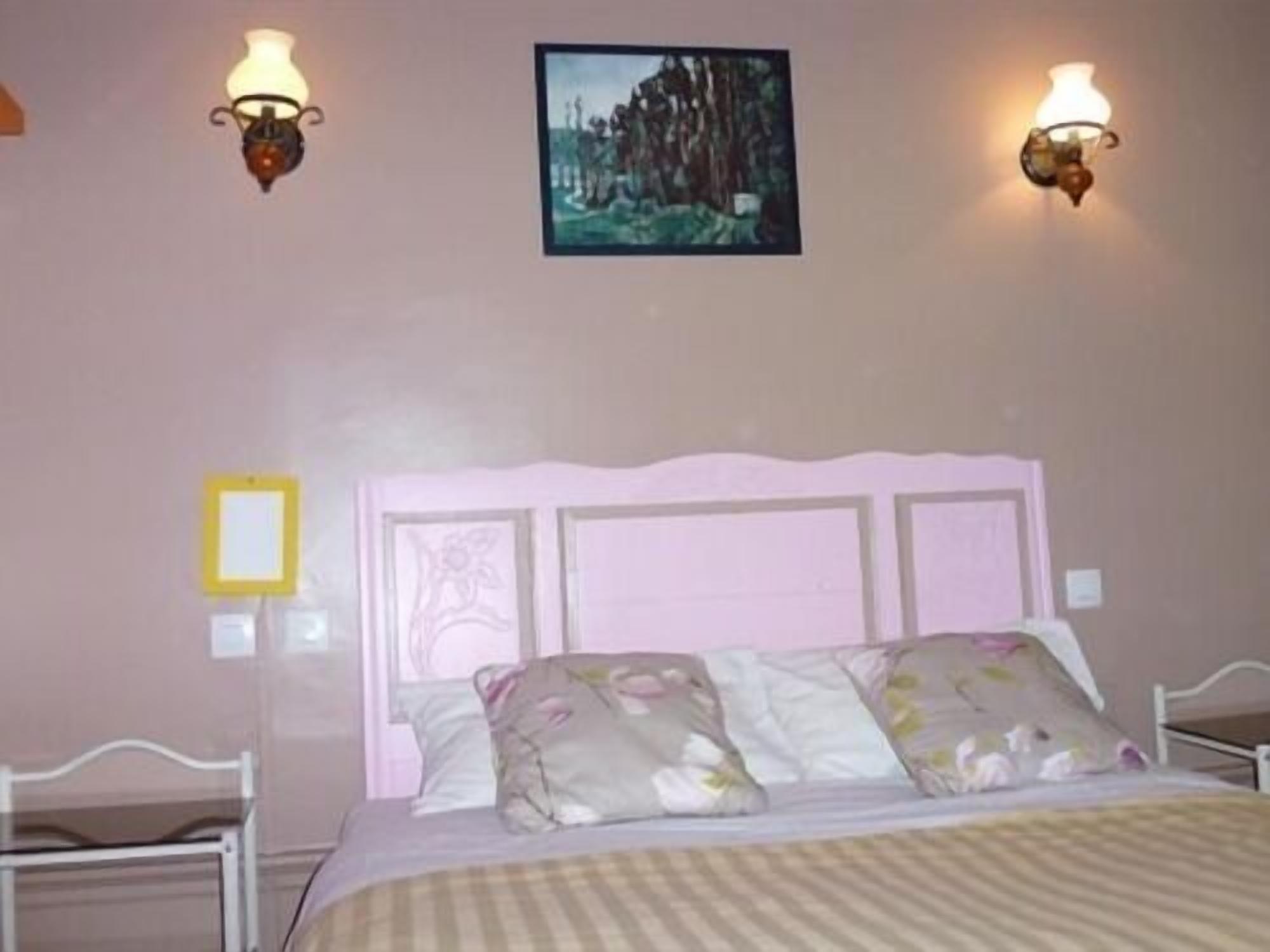 Standard Double Room Private Bathroom (Cezanne)