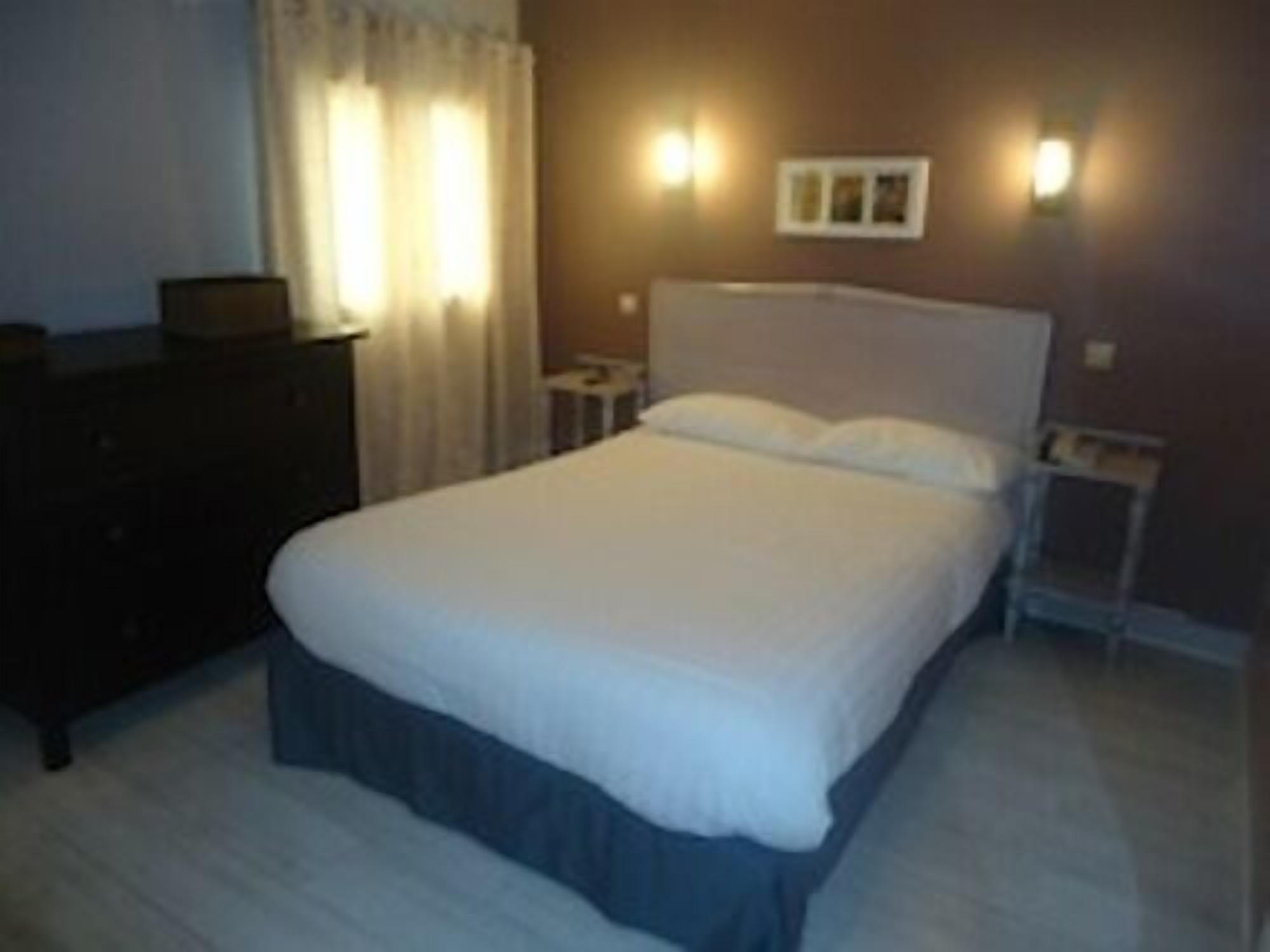 Standard Double Room Private Bathroom (Gauguin)