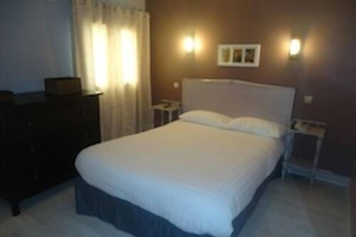 Standard Double Room Private Bathroom (Gauguin)