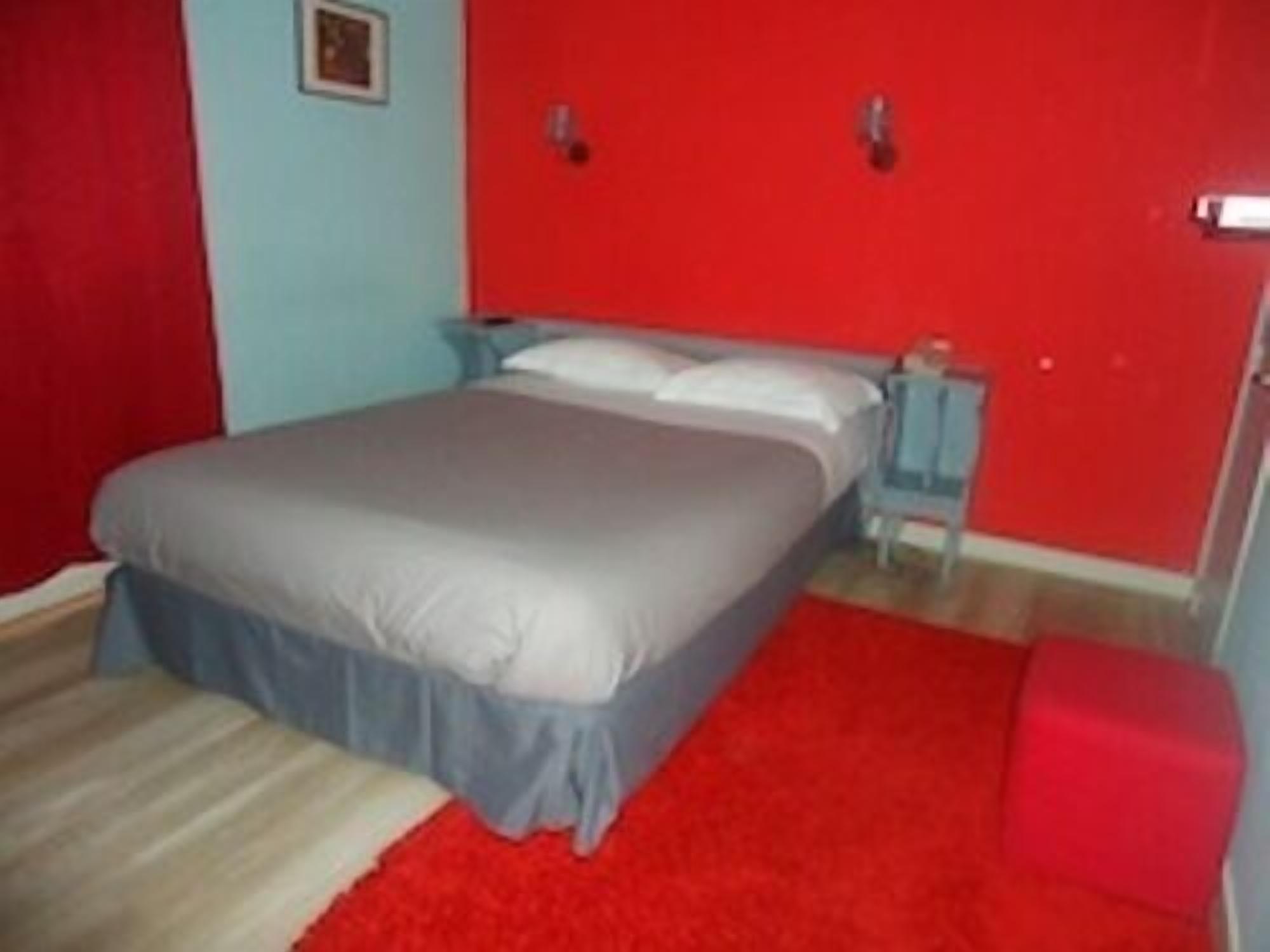 Standard Double Room Private Bathroom (Toulouse Lautrec)