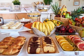 Daily buffet breakfast (EUR 11 per person)