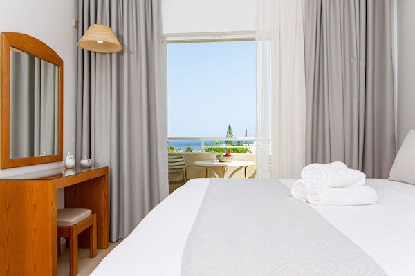 Superior Studio (Double) | Beach/ocean view