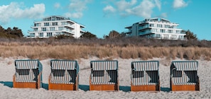 På stranden