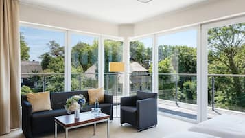 Tweepersoonskamer (Kurhaus) | Woonruimte | Flatscreentelevisie