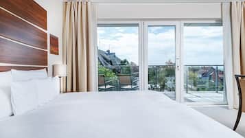 Deluxe Double Room | Free minibar, in-room safe, iron/ironing board, free WiFi