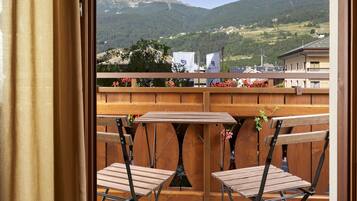 Standard Double or Twin Room, Balcony | 1 bedroom, minibar, in-room safe, desk