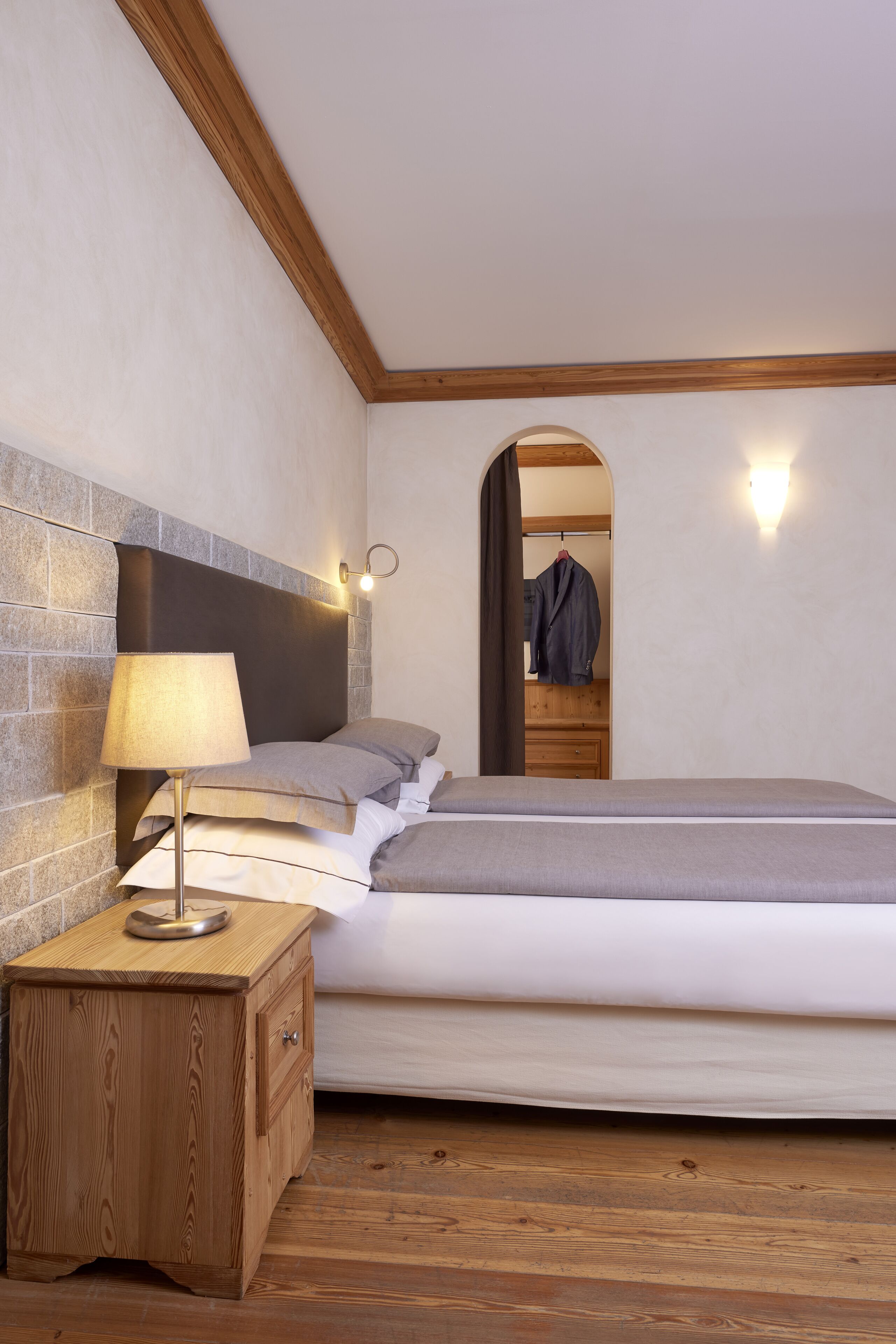 superior triple room | 1 bedroom, minibar, in-room safe, desk