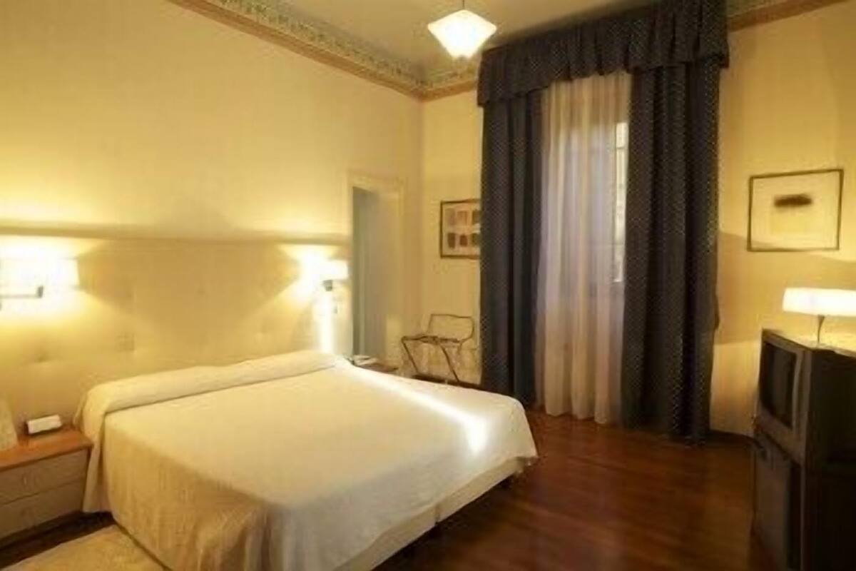 أغطية فراش متميزة وألحفة محشوة بالريش وأسرّة سليكت كومفورت وميني بار
