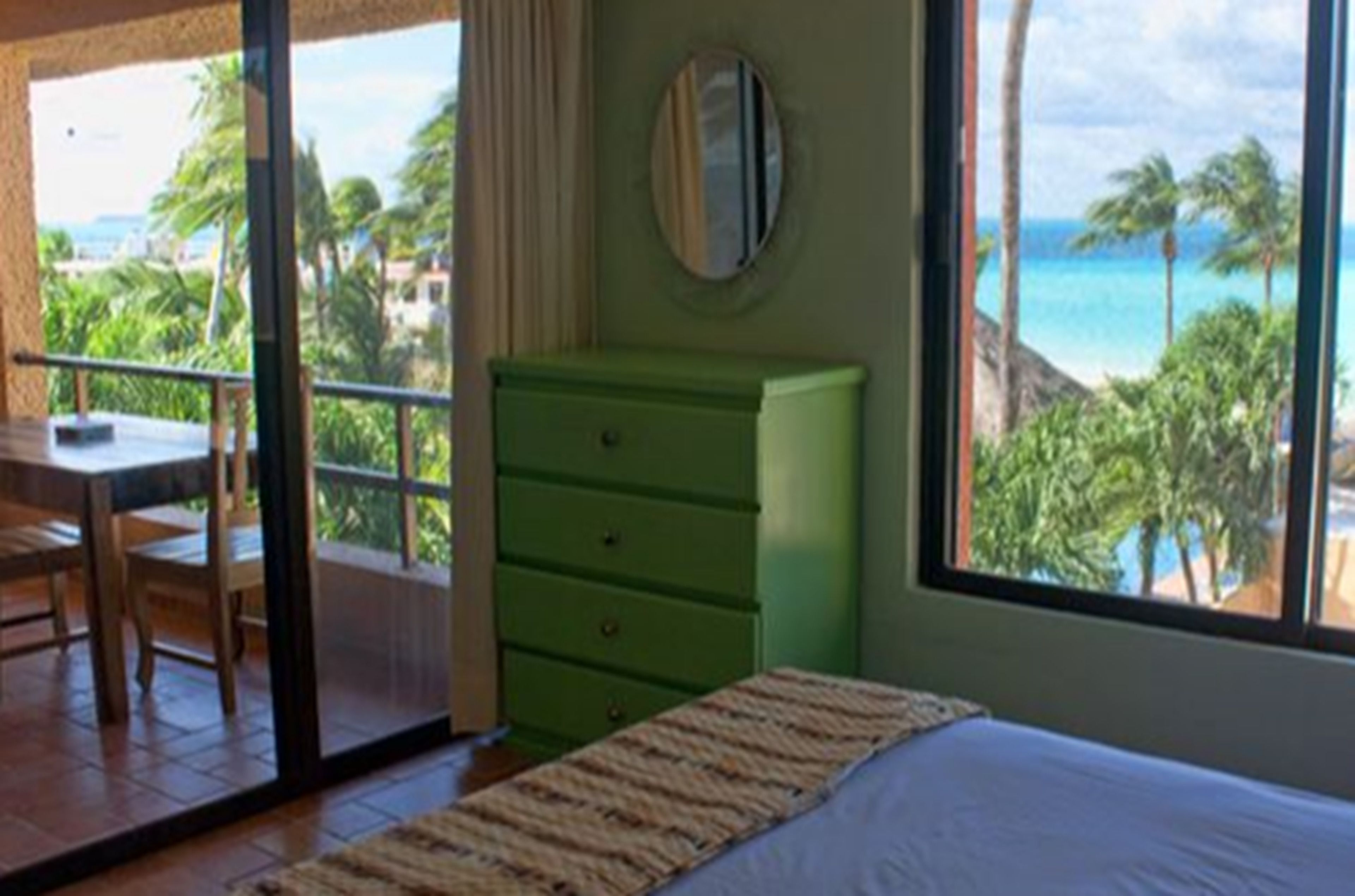Pillowtop beds, in-room safe, blackout drapes