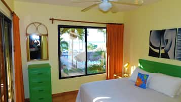 Condo luxo, 2 quartos, vista para o oceano | Camas com colchões pillow-top, cofres nos quartos