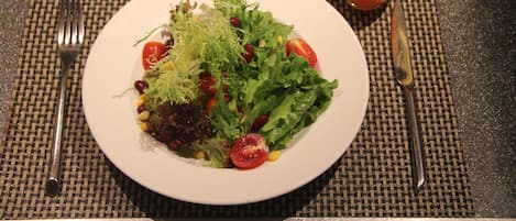 3 restaurants, breakfast, lunch, dinner served; Chinese cuisine