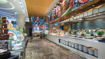 3 间餐厅,供应早餐、午餐和晚餐,中国菜
