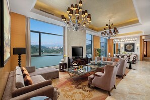 Rom – president | Dundyner, minibar, safe på rommet og individuelt dekorert