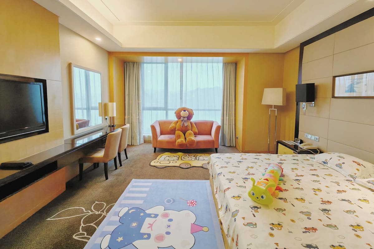 Down comforters, minibar, in-room safe, individually decorated