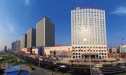 Crowne Plaza Yichang by IHG