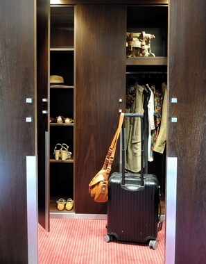 Premium bedding, in-room safe, desk, blackout drapes - Radisson Blu Hotel, Montpellier (Montpellier)