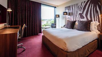 Literie de qualité supérieure, coffres-forts dans les chambres, bureau