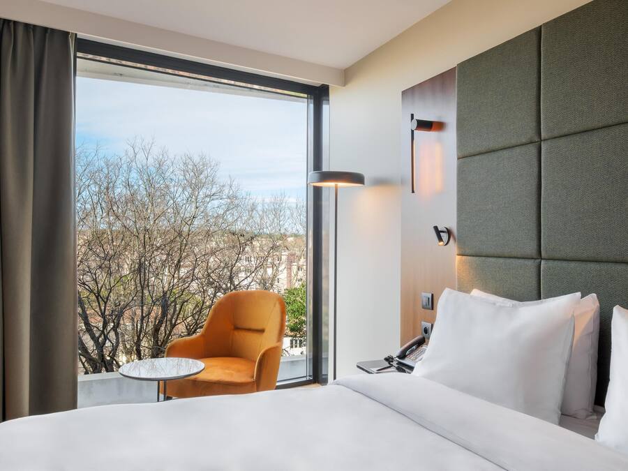 Premium bedding, in-room safe, desk, blackout curtains