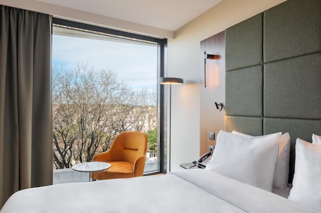 Superior Room | Premium bedding, in-room safe, desk, blackout drapes. Radisson Blu Hotel, Montpellier