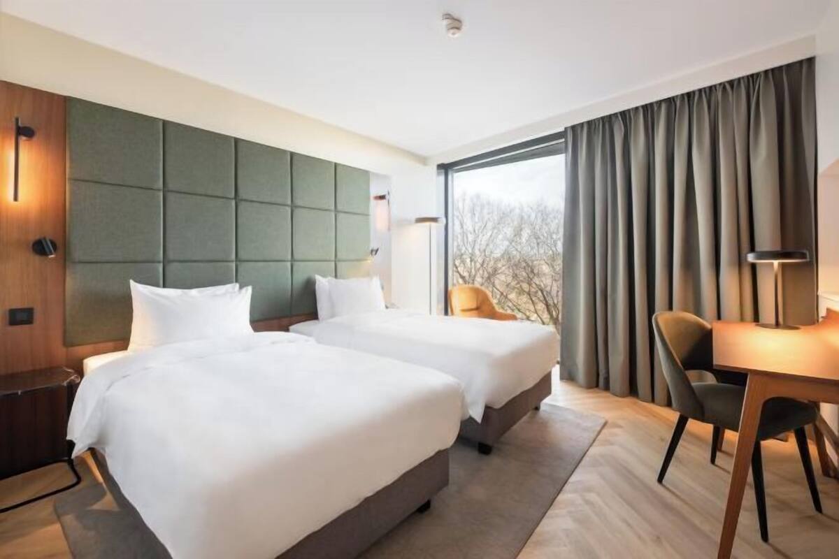 Premium bedding, in-room safe, desk, blackout curtains