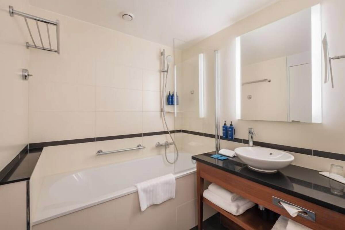 Salle de bain | Sèche-cheveux, serviettes fournies, savon, shampoing