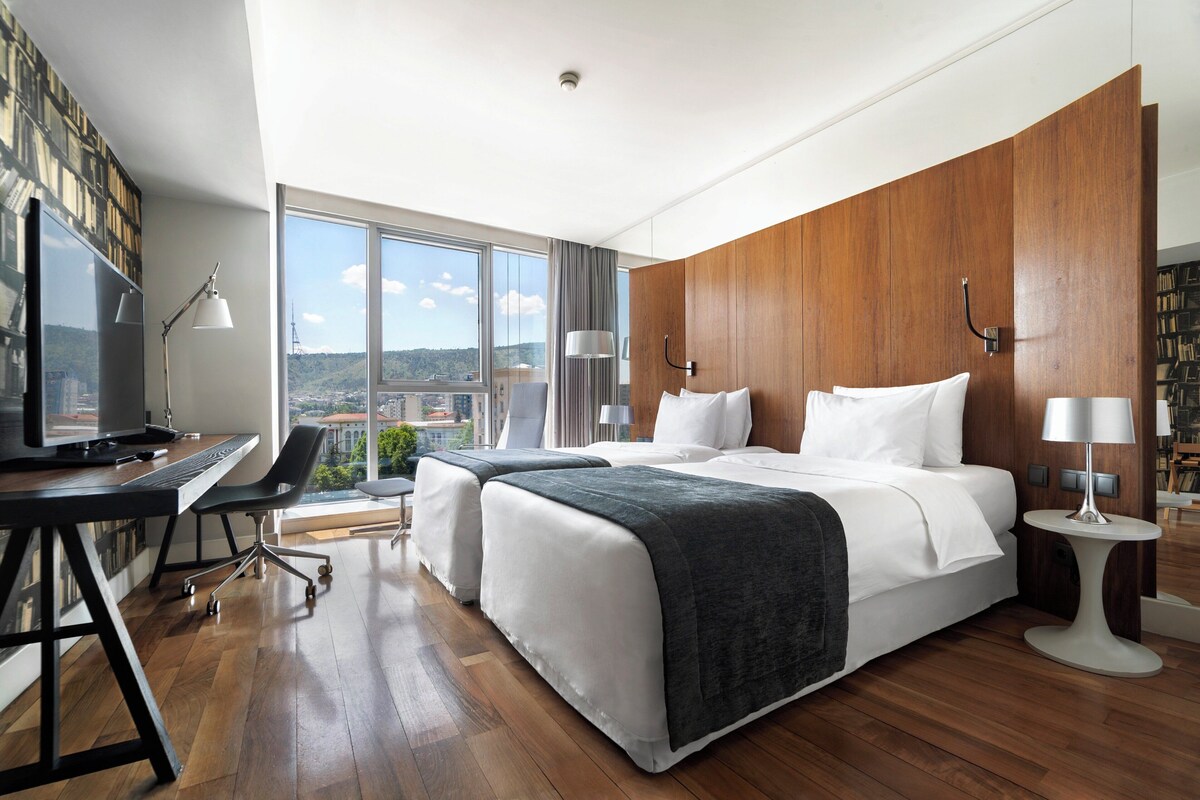 Standard Room, 2 Twin Beds | Down comforters, minibar, in-room safe, desk