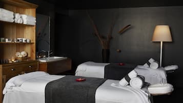 Couples treatment rooms, body treatments, aromatherapy
