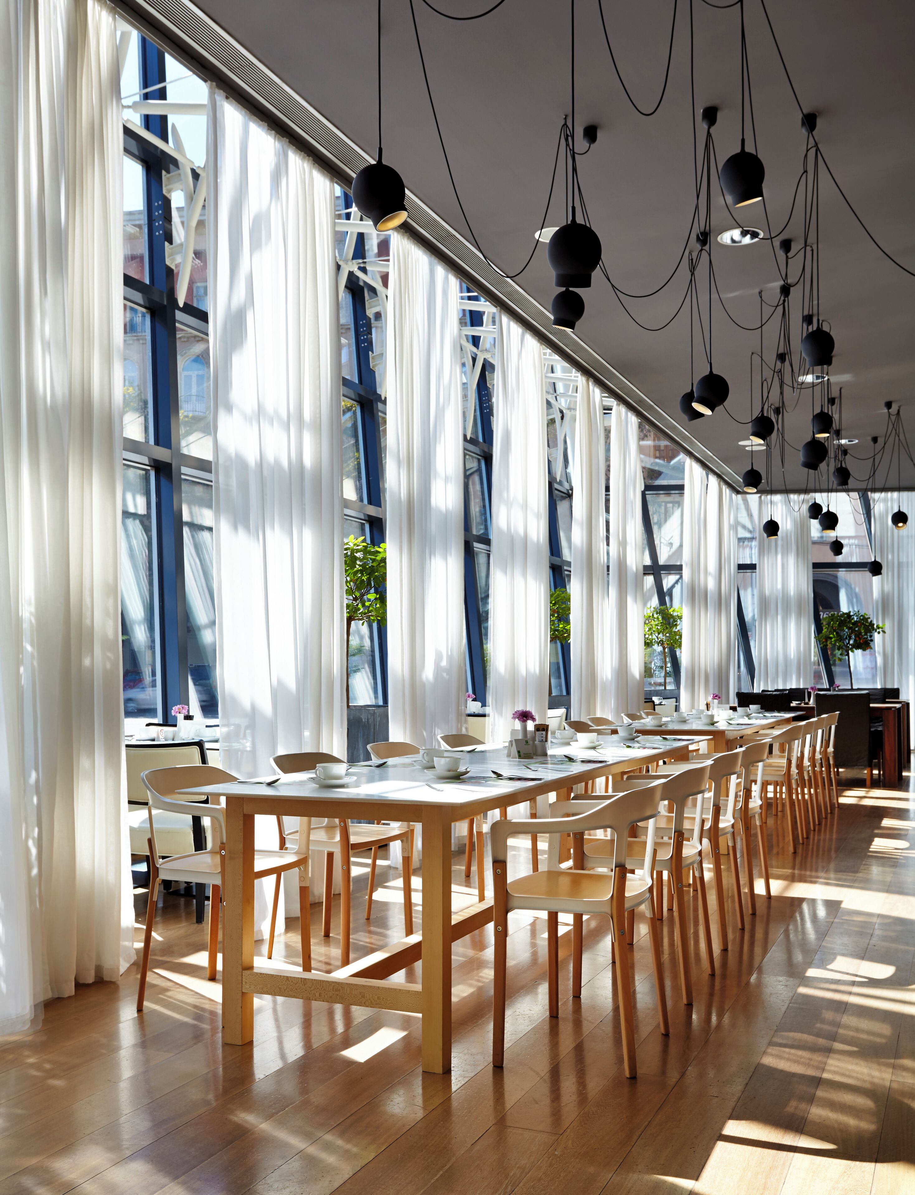 Petit déjeuner buffet (17.7 USD par personne)