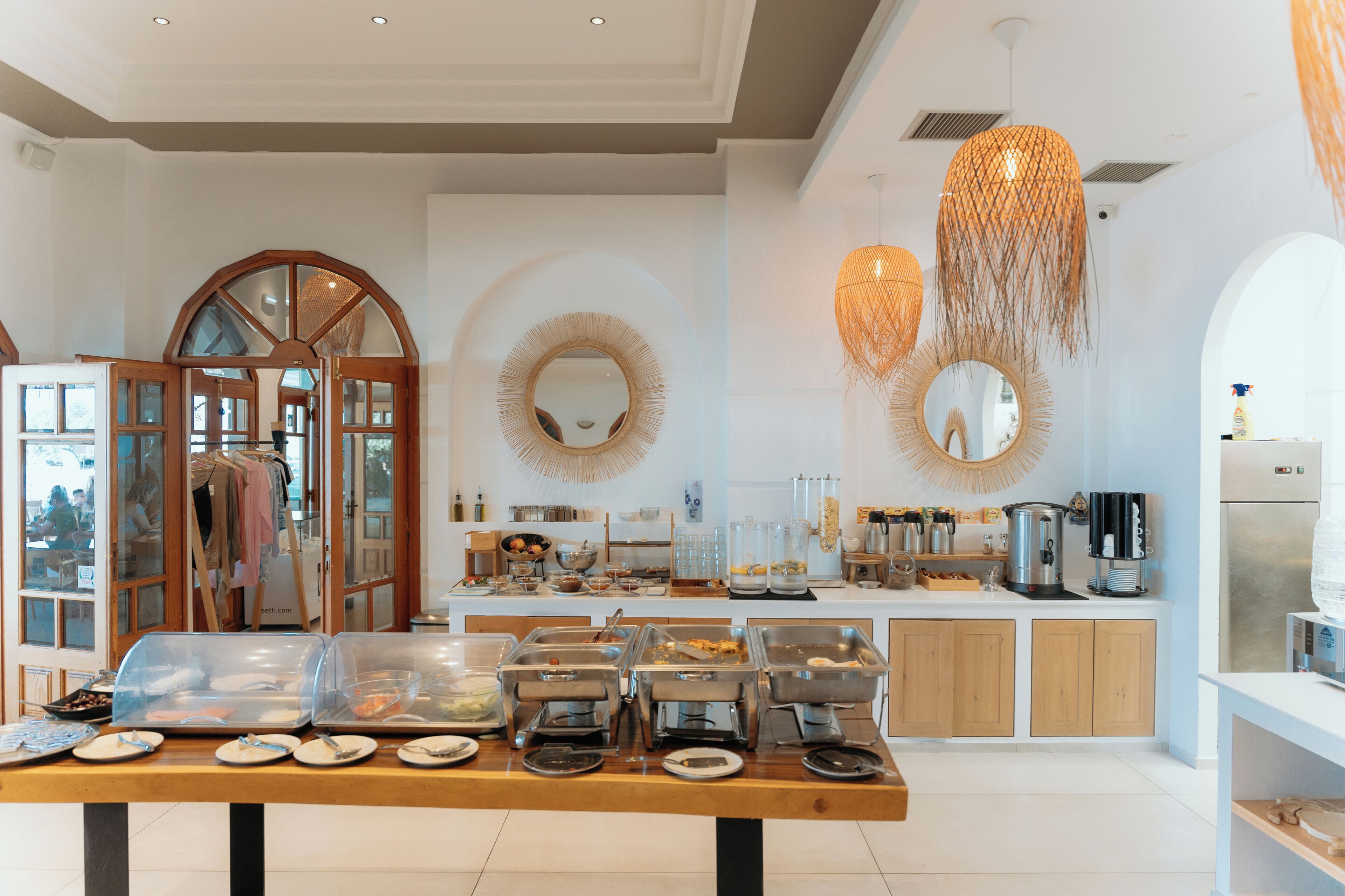 Petit déjeuner buffet servi tous les jours en supplément
