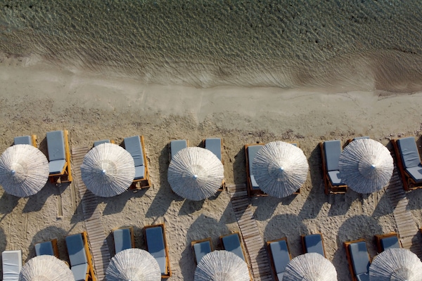 Private beach, sun-loungers, beach umbrellas, beach towels