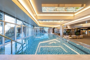 2 indoor pools