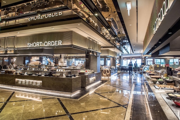 每日供應吃到飽早餐 (每人 KRW39000)