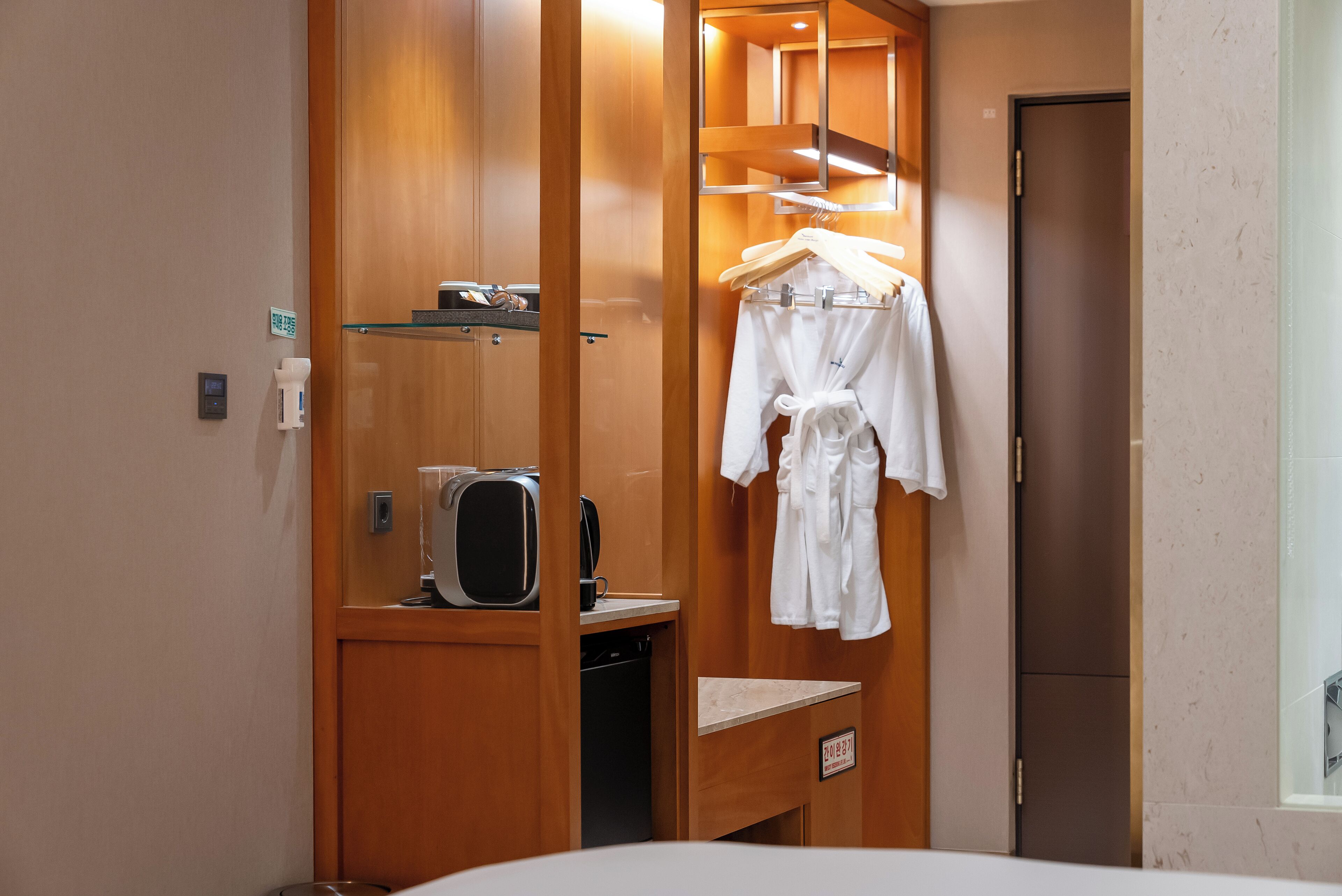 park family twin room | 1 bedroom, down duvets, in-room safe, individually furnished