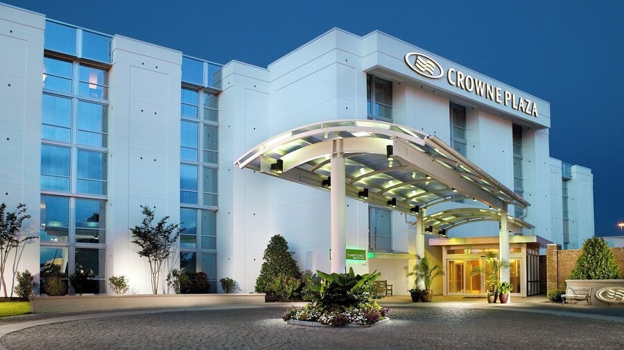 Crowne Plaza Charleston Airport - Conv Ctr by IHG