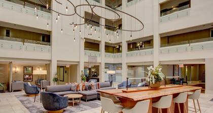 Crowne Plaza Charleston Airport - Conv Ctr by IHG