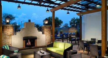 Crowne Plaza Charleston Airport - Conv Ctr by IHG