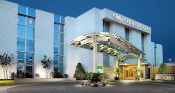 Crowne Plaza Charleston Airport - Conv Ctr by IHG